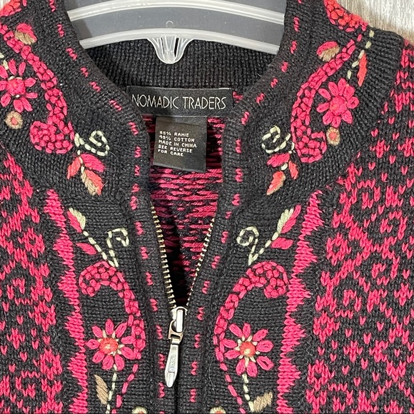 Nomadic Traders Red & Black Fair Isle Sweater Size M - Picture 3 of 6
